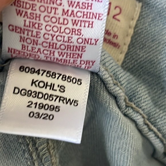 SO highly rise Skinny distressed light wash jeans - Picture 6 of 10